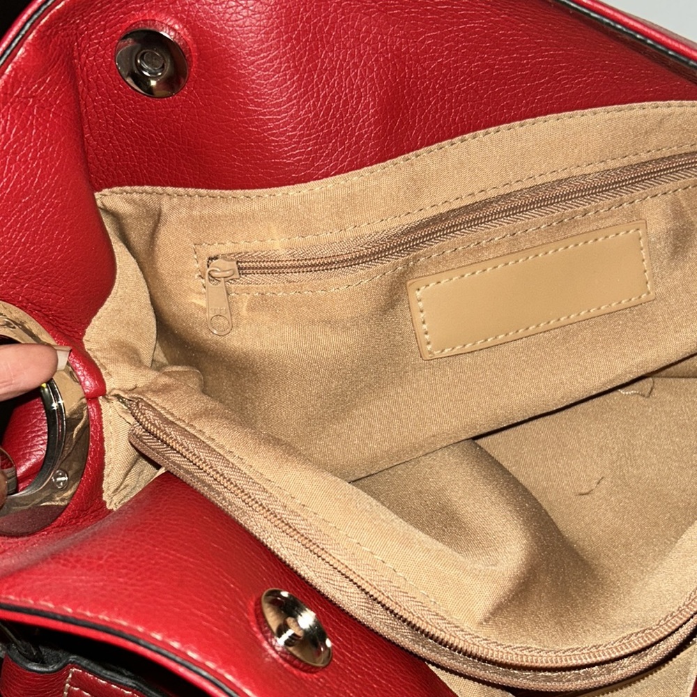 Red Purse - Picture 6 of 7
